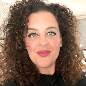 Meet your Posher, Dena